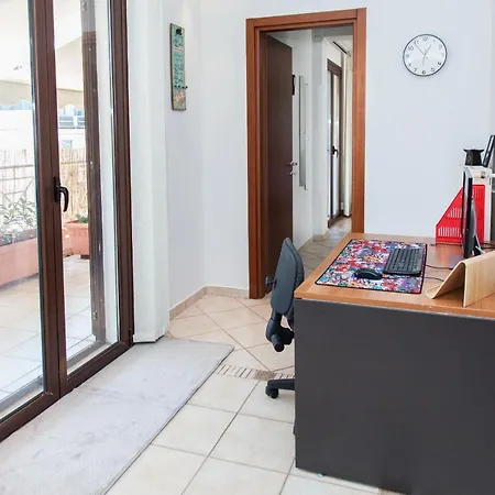 Gorgeous In Apartment Piraeus