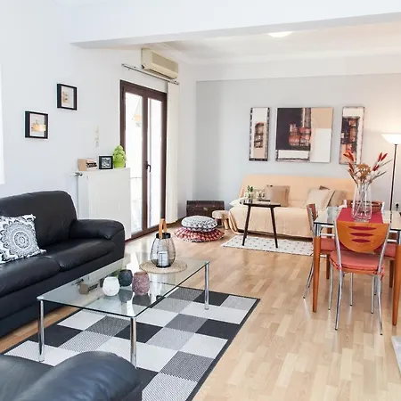 Gorgeous In Apartment Piraeus