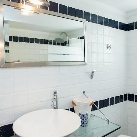 Gorgeous In Apartment Piraeus