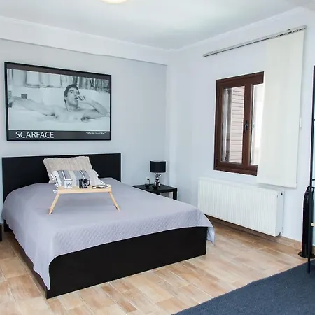 Gorgeous In Apartment Piraeus